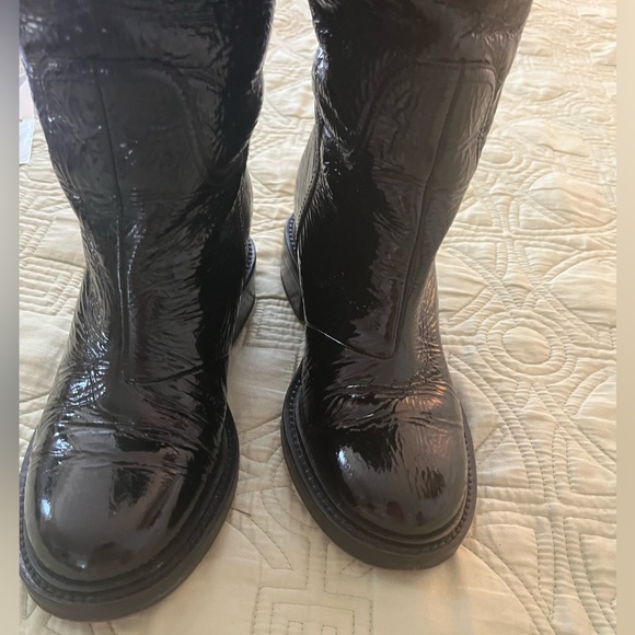 Chanel authentic winter boot with fur  inside - Picture 8 of 10